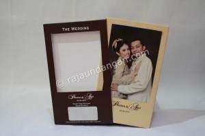 Contoh Kartu Undangan Pernikahan Hardcover Prinsisca dan Agus 2 300x199 - Undangan Pernikahan Hardcover Prinsisca dan Agus