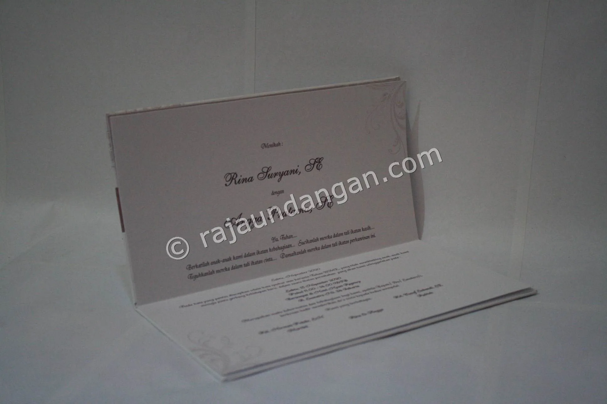 Membuat Undangan Pernikahan Unik Bisa Kirim Untuk Seluruh Daerah di Saumlaki 25 Membuat Undangan Pernikahan Unik Bisa Kirim Untuk Seluruh Daerah di Saumlaki