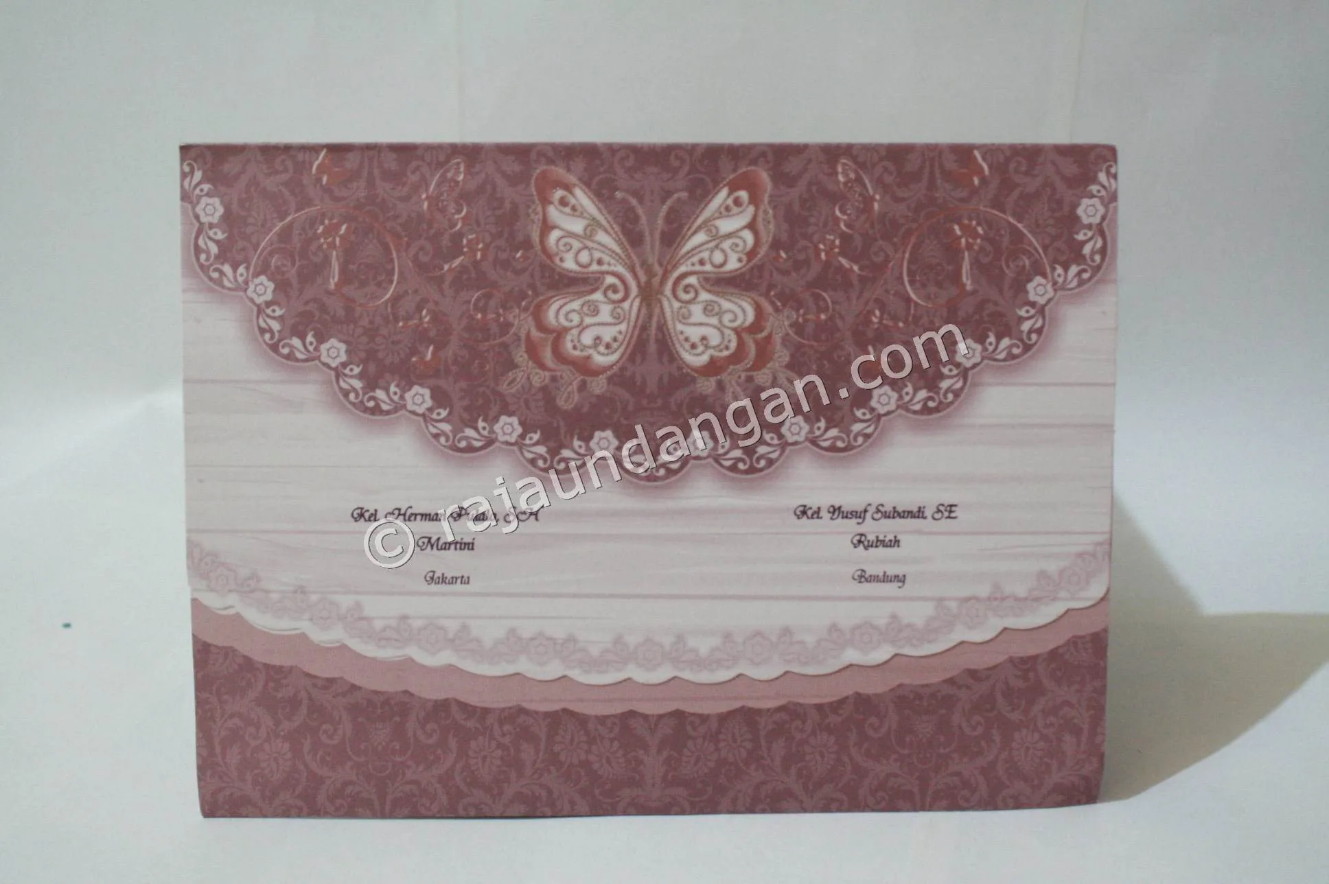 Tips Mengerjakan Undangan Pernikahan Simple dan Elegan 18 Tips Mengerjakan Undangan Pernikahan Simple dan Elegan