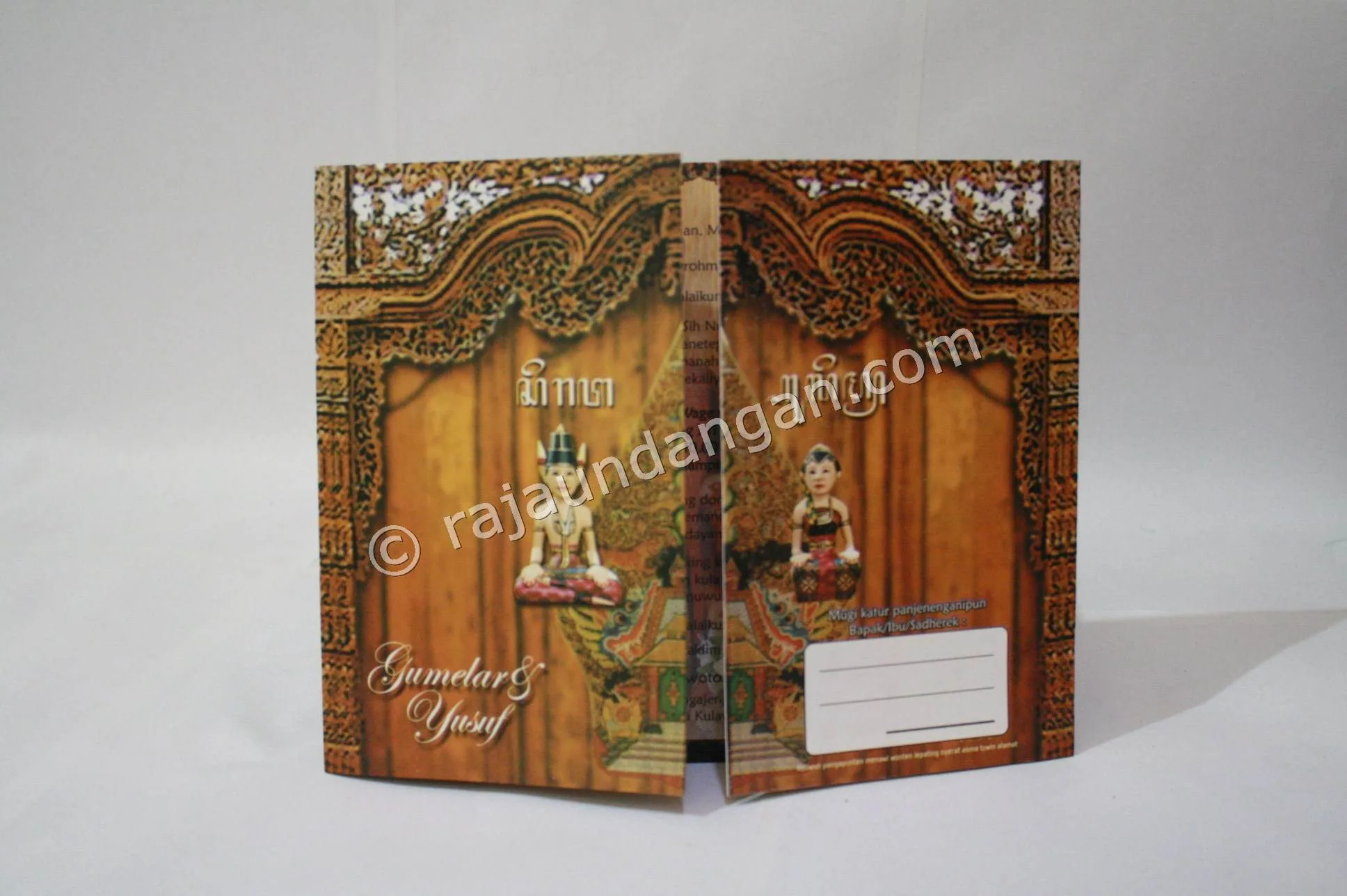 Pesan Wedding Invitations Unik di Menur Pumpungan