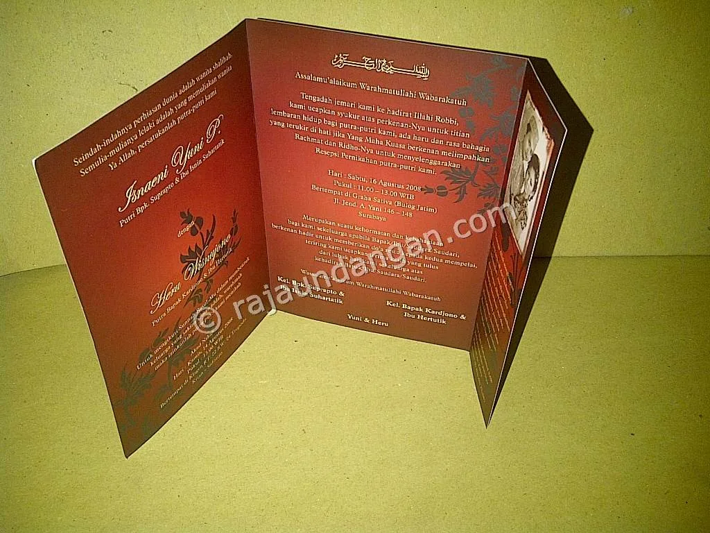 Cetak Undangan Pernikahan Eksklusif Melayani Pengiriman ke Seluruh Area di Palu