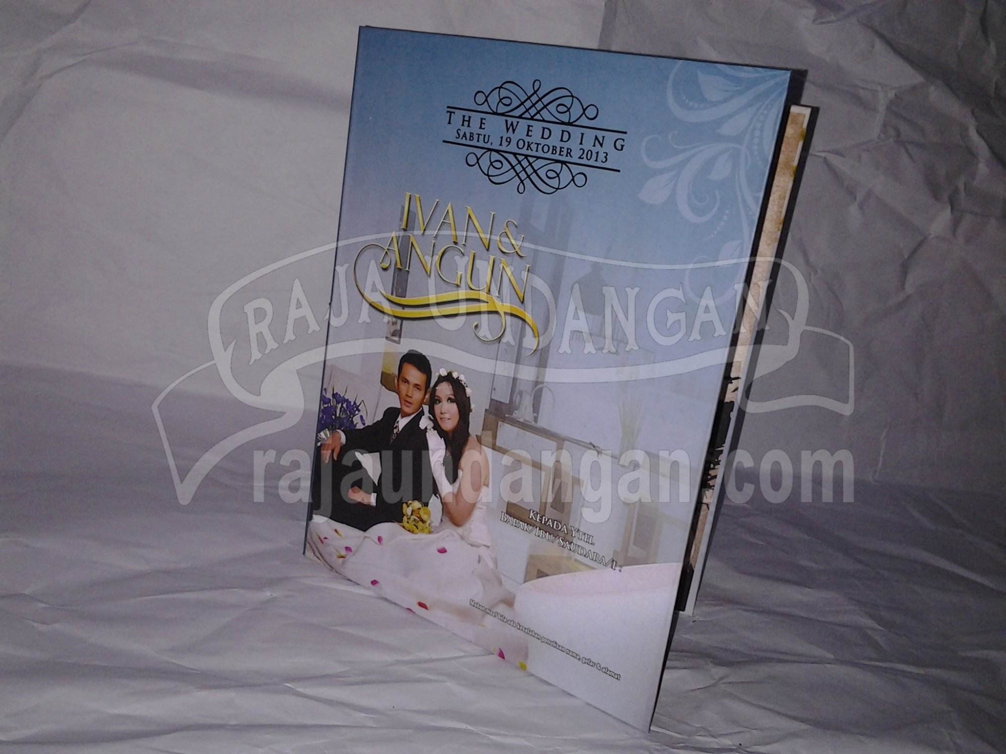 Undangan Pernikahan Hardcover Ivan dan Angun - Cetak Undangan Pernikahan Simple di Semolowaru