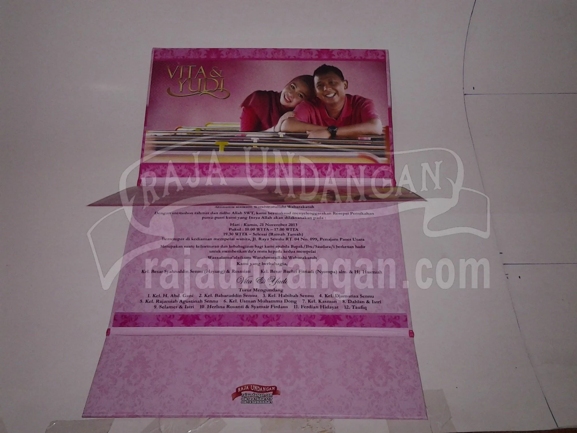 Cetak Wedding Invitations Eksklusif di Babakan Jerawat