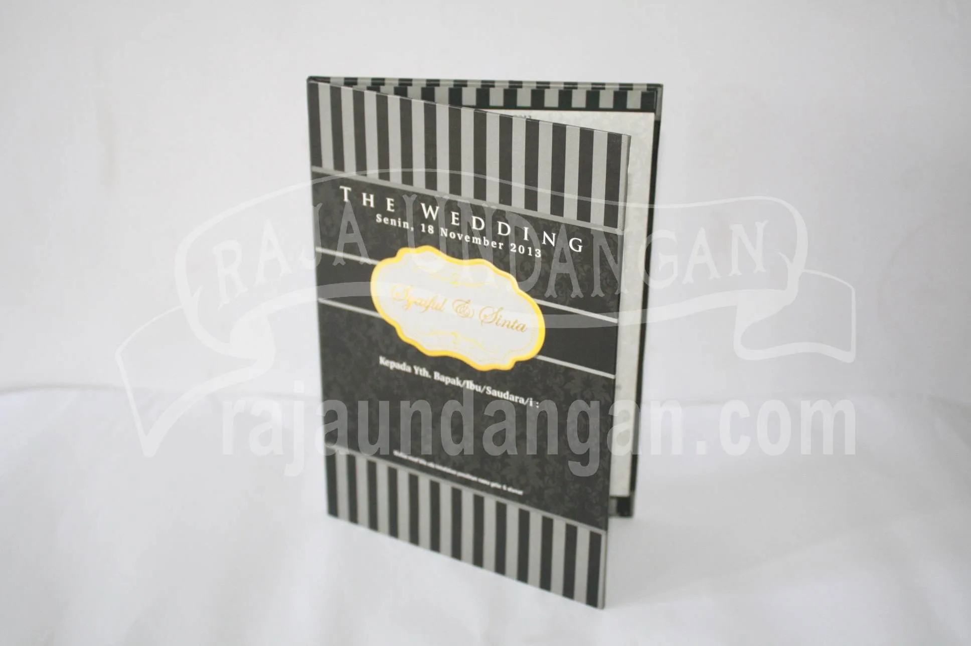 Cetak Undangan Pernikahan Elegan di Siwalan Kerto 15 Cetak Undangan Pernikahan Elegan di Siwalan Kerto
