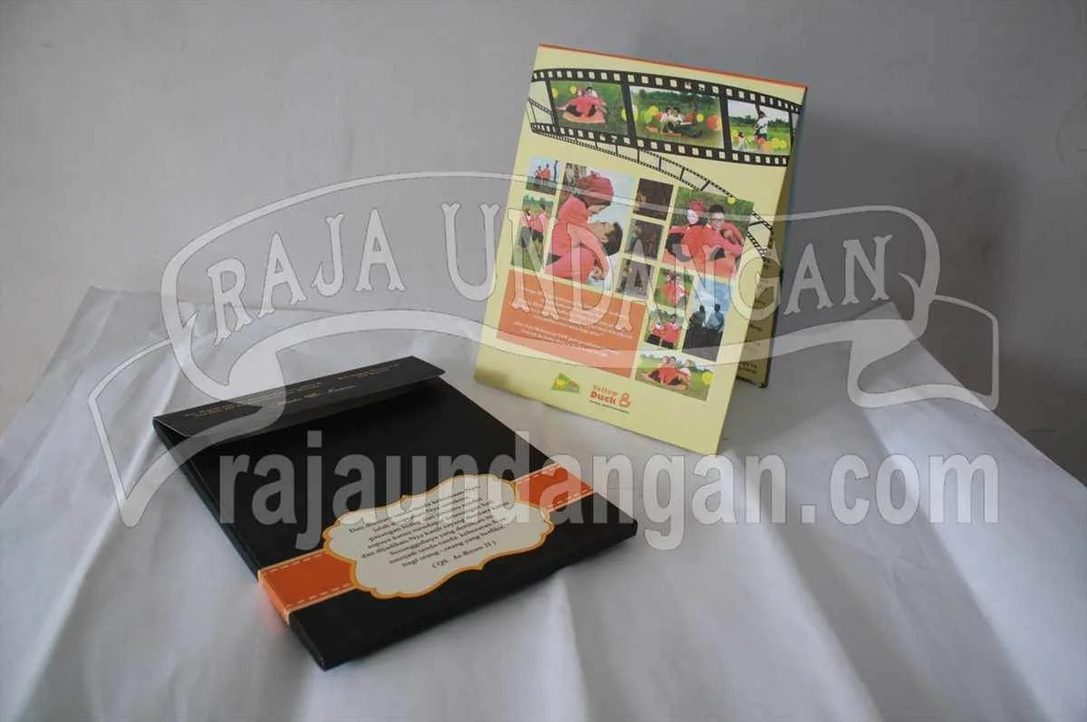 Cetak Wedding Invitations Eksklusif di Babakan Jerawat