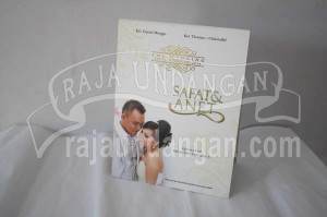 Hardcover Pop Up Safat Anet 1 300x199 - Undangan Pernikahan Hardcover Pop Up Angga dan Novika