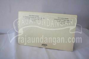 Hardcover Ully Dhani 2 300x199 - Pesan Wedding Invitations Unik dan Simple di Tambak Sarioso