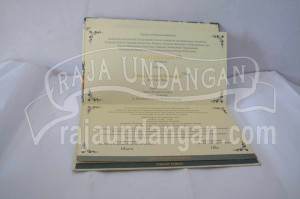 Hardcover Ully Dhani 4 300x199 - Tutorial Mengerjakan Undangan Pernikahan Simple dan Elegan