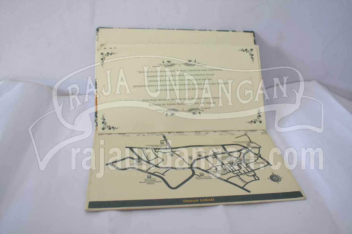 Hardcover Ully Dhani 5 - Pesan Wedding Invitations Eksklusif Melayani Pengiriman Untuk Seluruh Area di Halmahera Timur