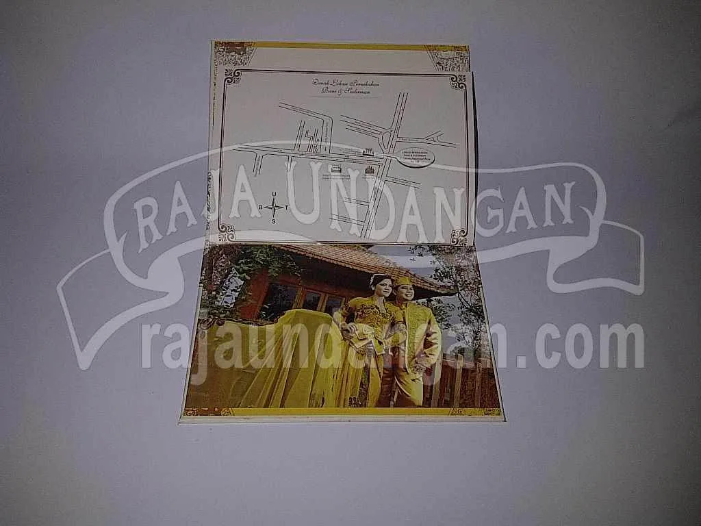 Pesan Wedding Invitations Unik di Menur Pumpungan