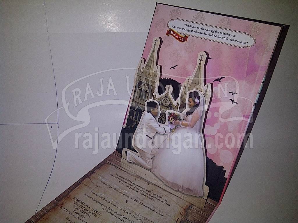 IMG 20130908 02471 - Membuat Undangan Perkawinan Unik dan Simple di Sono Kuwijenan
